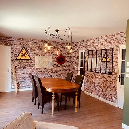 Man Cave Villa เลอม็องส์ ภายนอก รูปภาพ