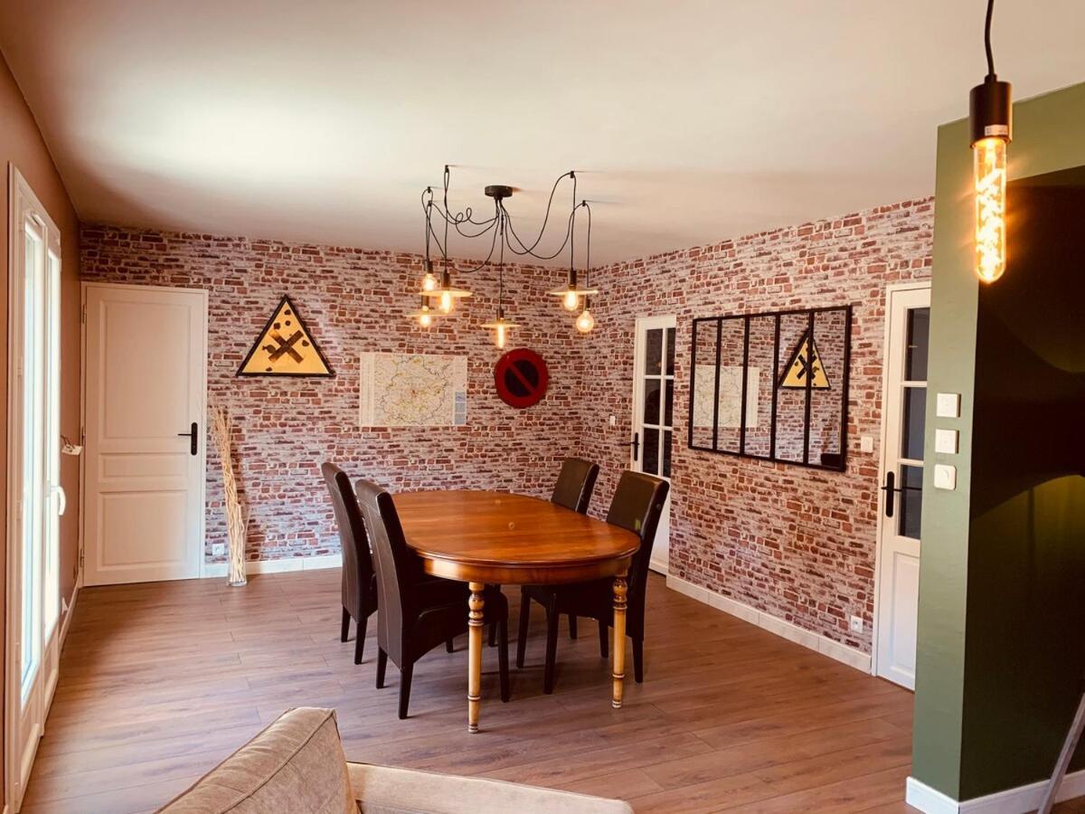 Man Cave Villa เลอม็องส์ ภายนอก รูปภาพ